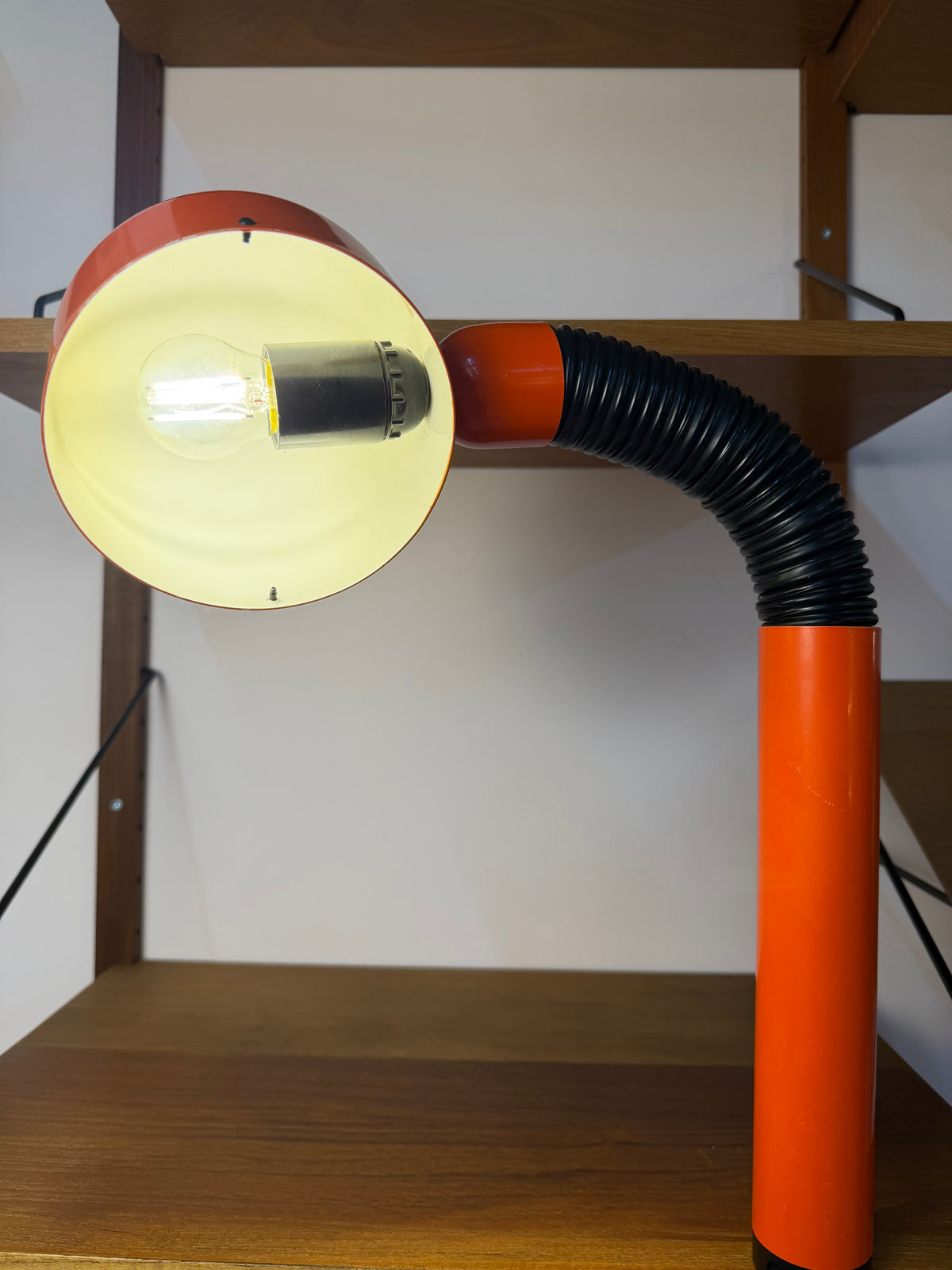 Klemmlampe orange schwarz aus Dänemark