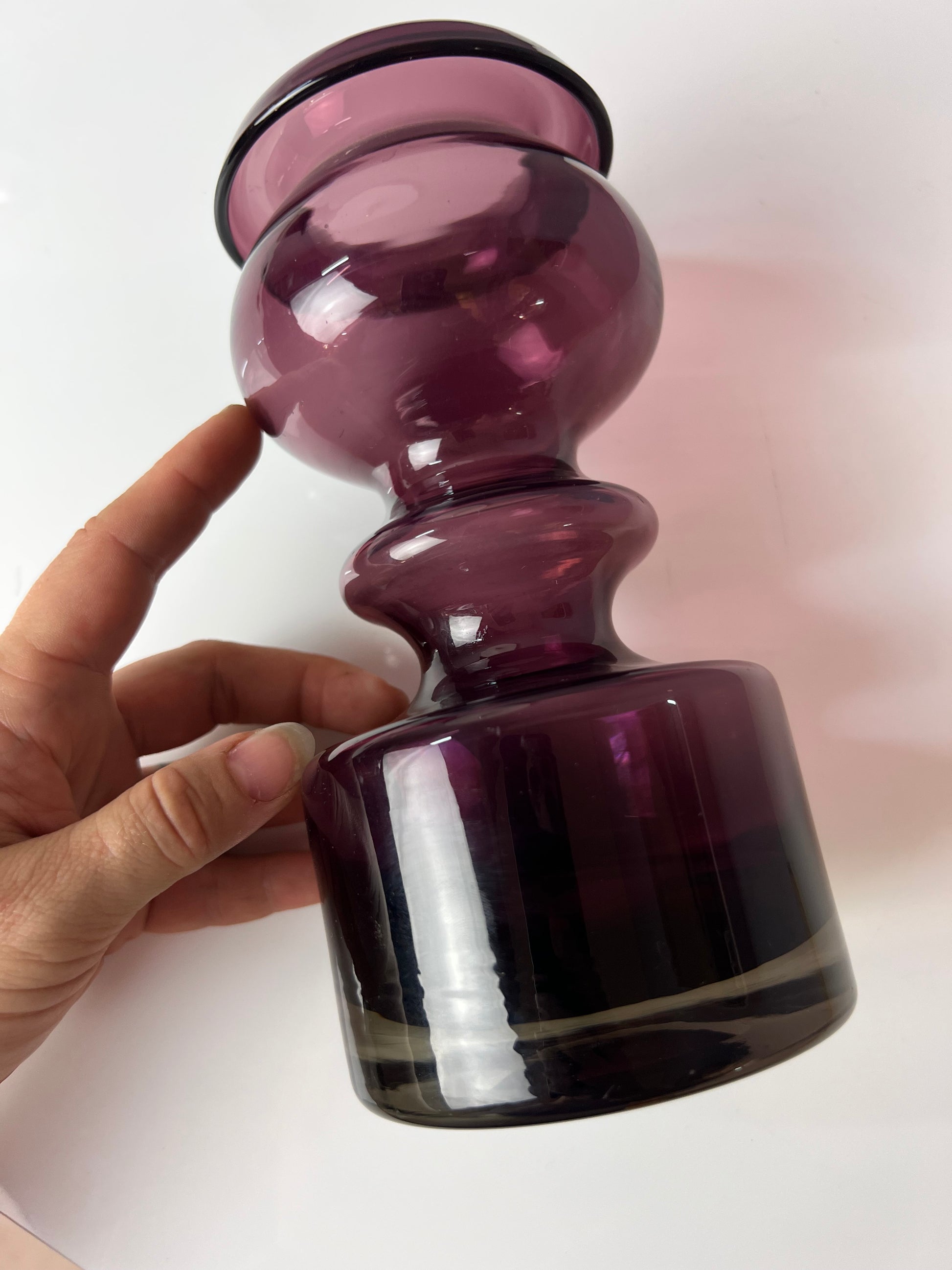Antik Vase Pompadour weinrot von Nanny Still für Riihimäen Lasi