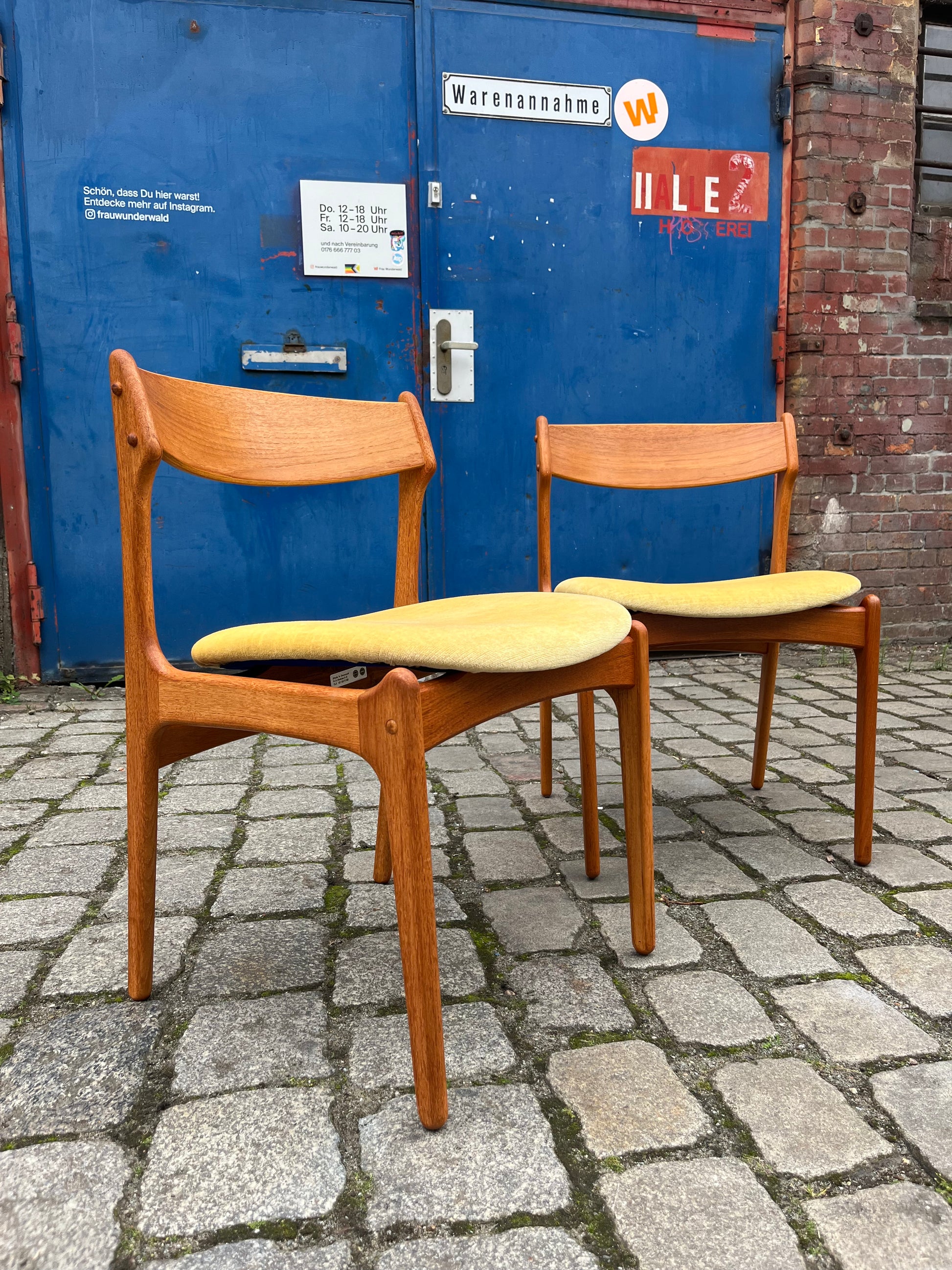 Set: 2x Polsterstuhl gelb Samt Teak von Domus Danica
