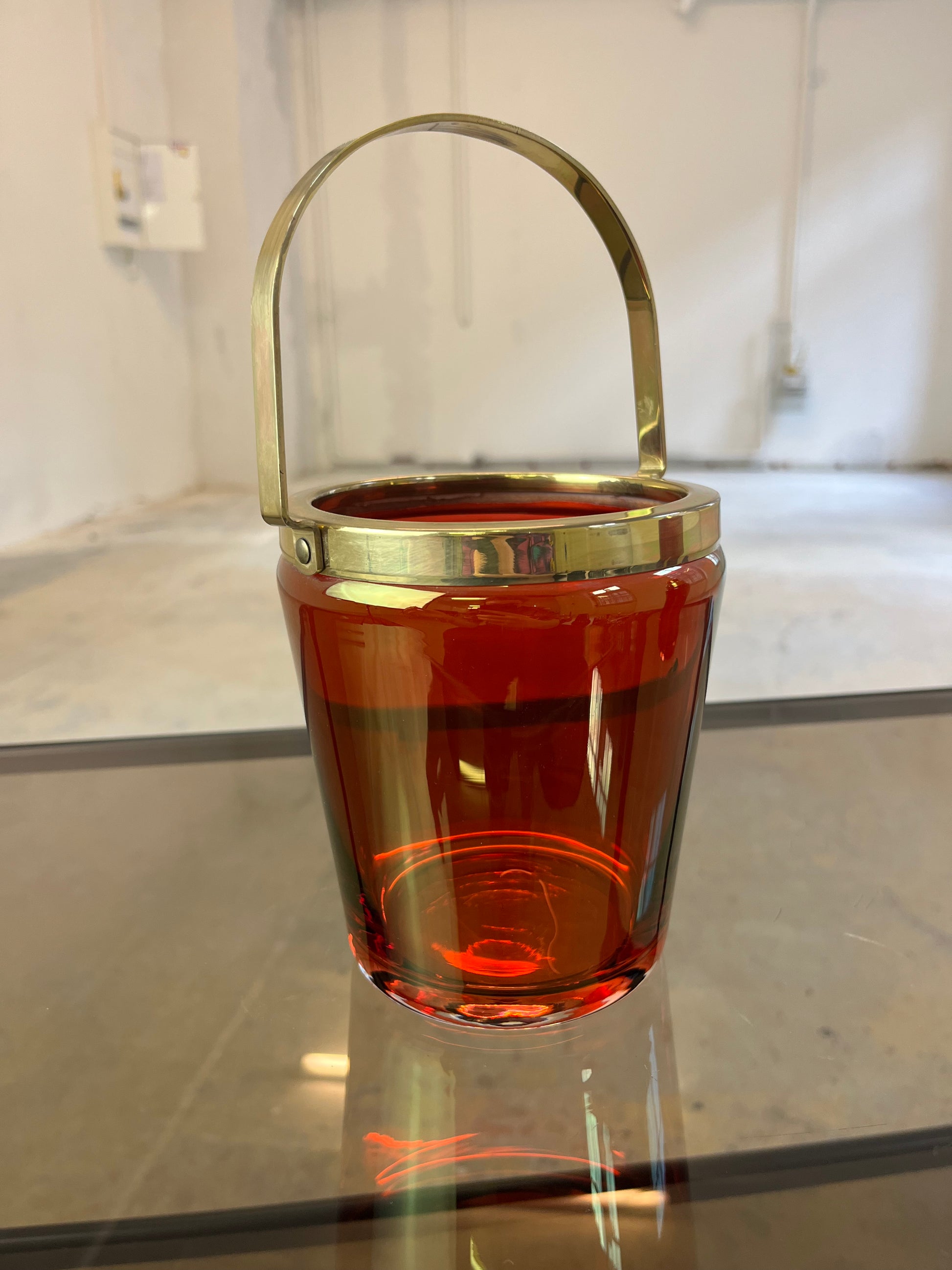 Set: Eiseimer & Cocktailshaker rot Glas Messing von Füger-Glas