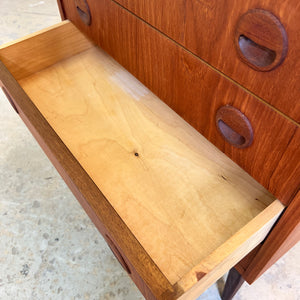 Kommode Teak mit runden Griffmulden aus Dänemark