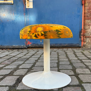 Hocker Flowerpower gelb grün 70er Tulpenfuß