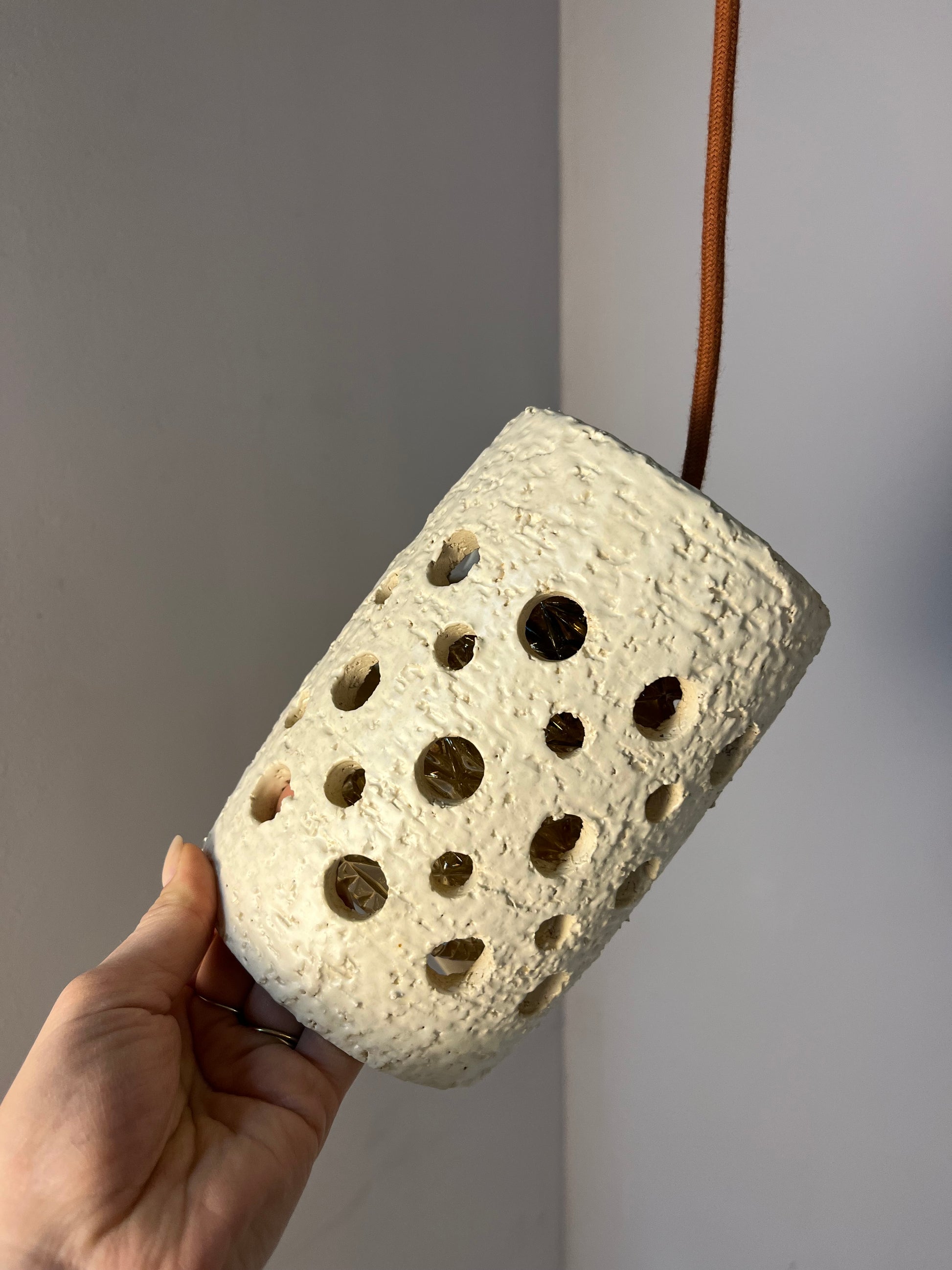 Hängelampe beige Keramik mit Glaseinsatz