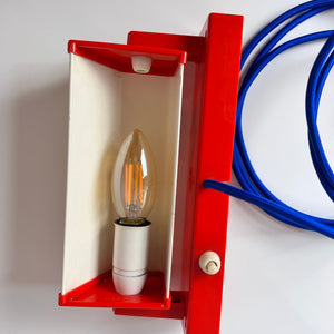 Wandleuchte rot gold von Lyfa Dänemark