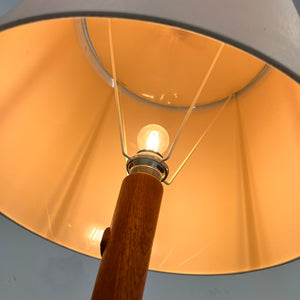 Stehlampe Teak mit Seidenschirm aus Dänemark