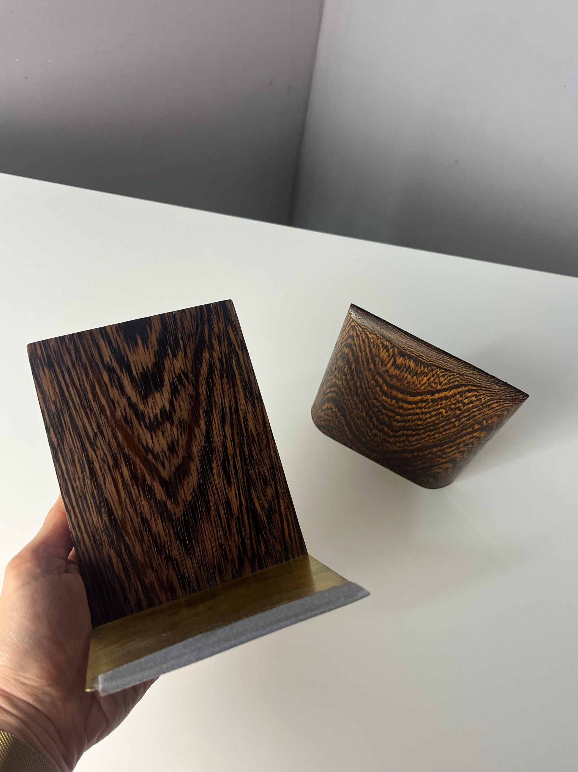 Set: 2x eckige Buchstütze Palisander