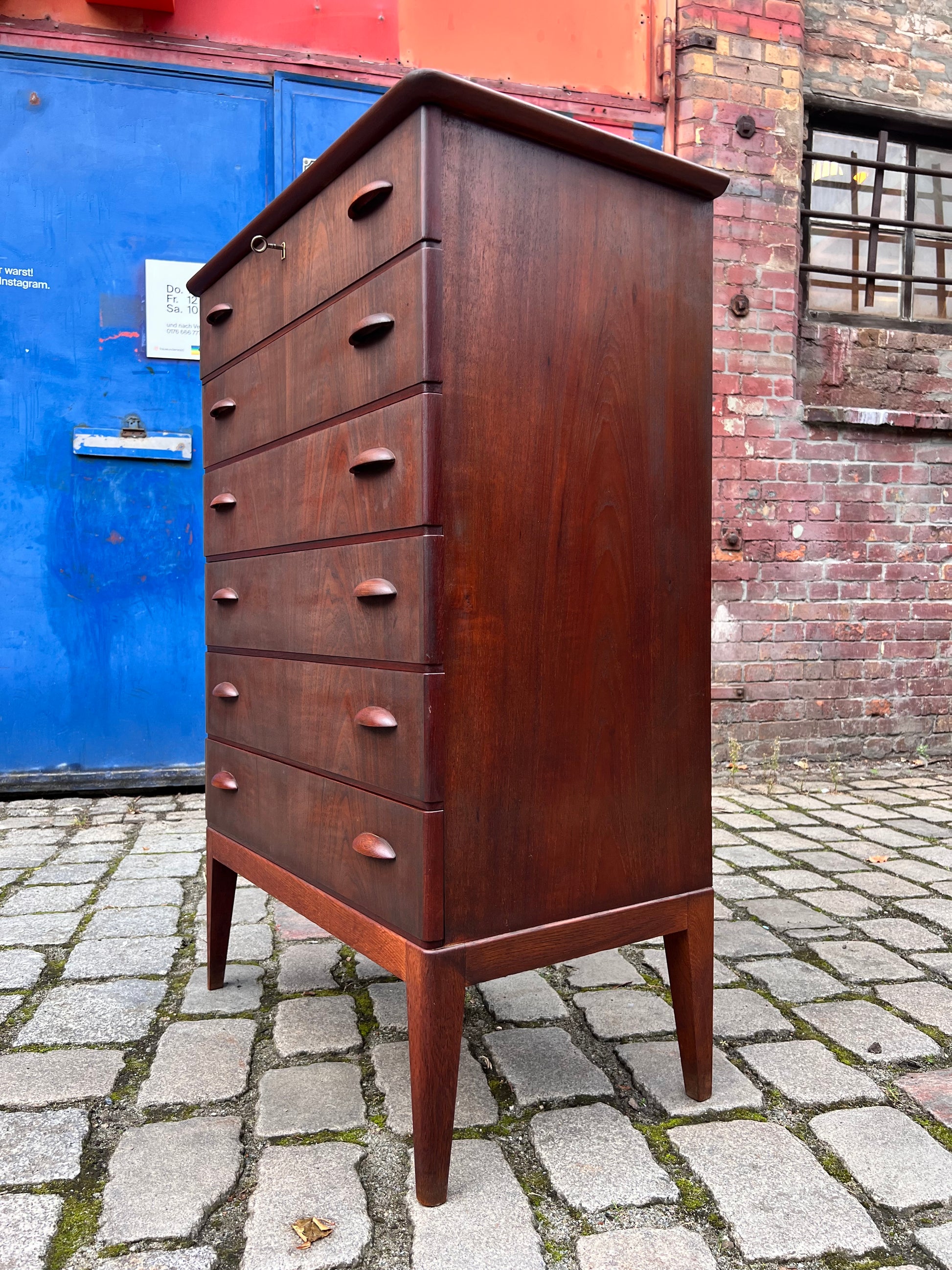 Kommode Teak mit Schloss aus Dänemark