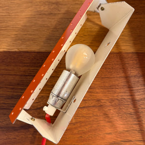 Wandlampe E.S. Horn orange mit beweglichen Visier