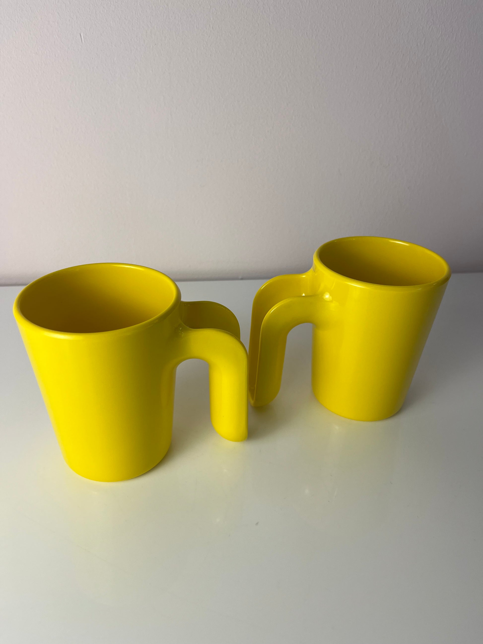 Set: 2x Tasse gelb von Ole Jensen für Room Copenhagen