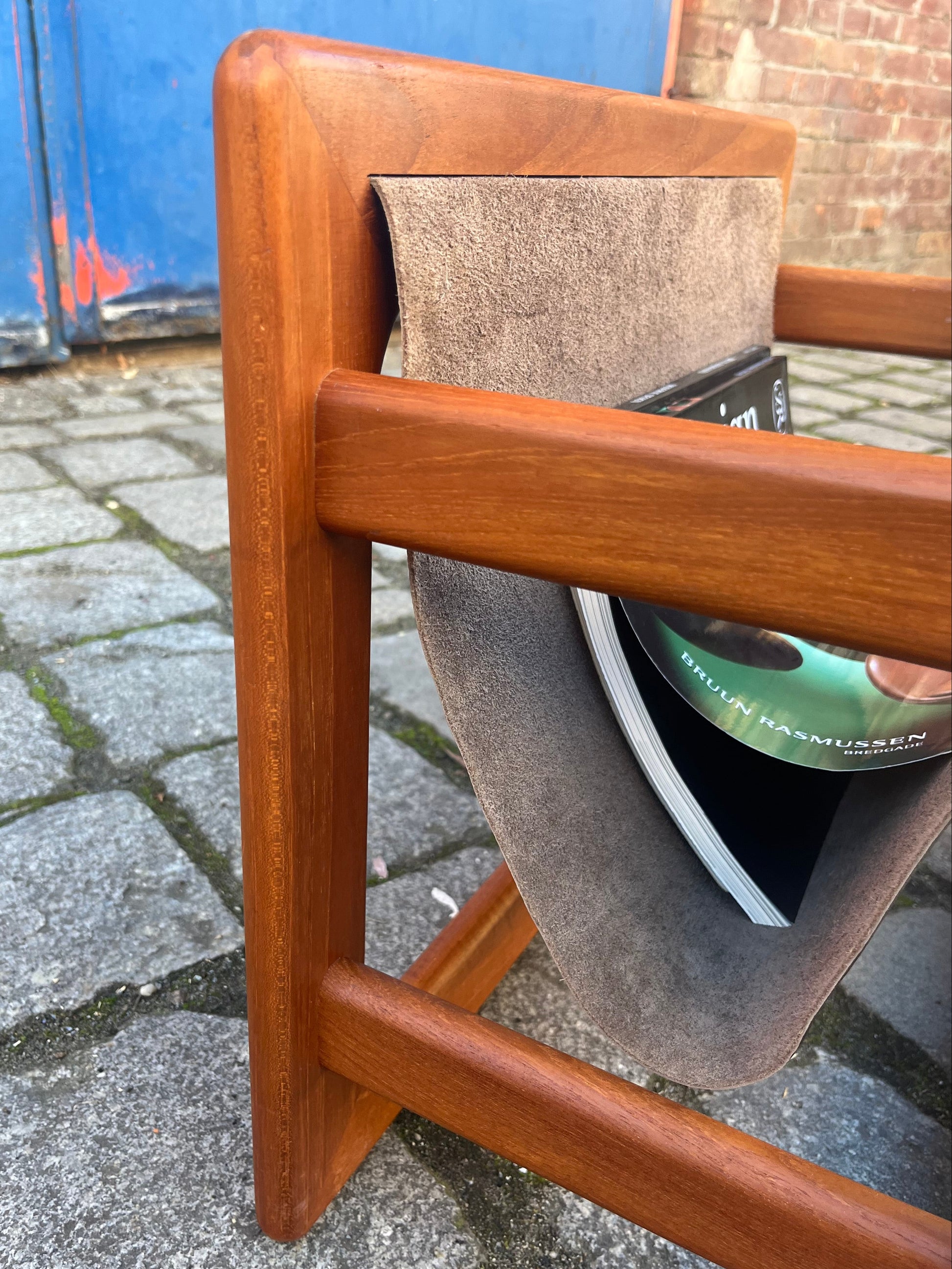 Zeitungsständer Teak Echtleder mit einem Fach von Aksel Kjersgaard für Salin Møbler