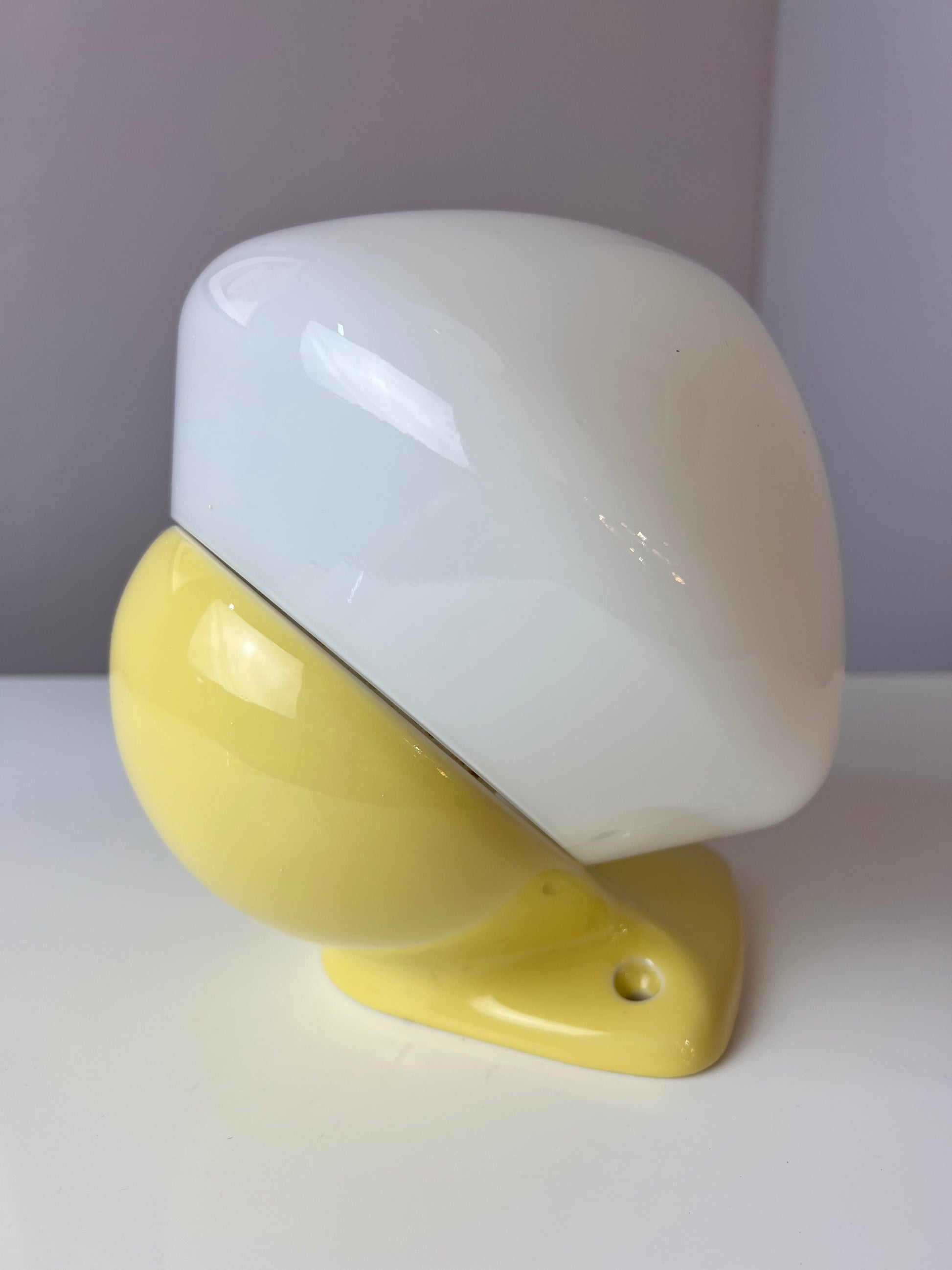 Wandlampe Modell 6030 gelb von Sigvard Bernadotte für Ifö