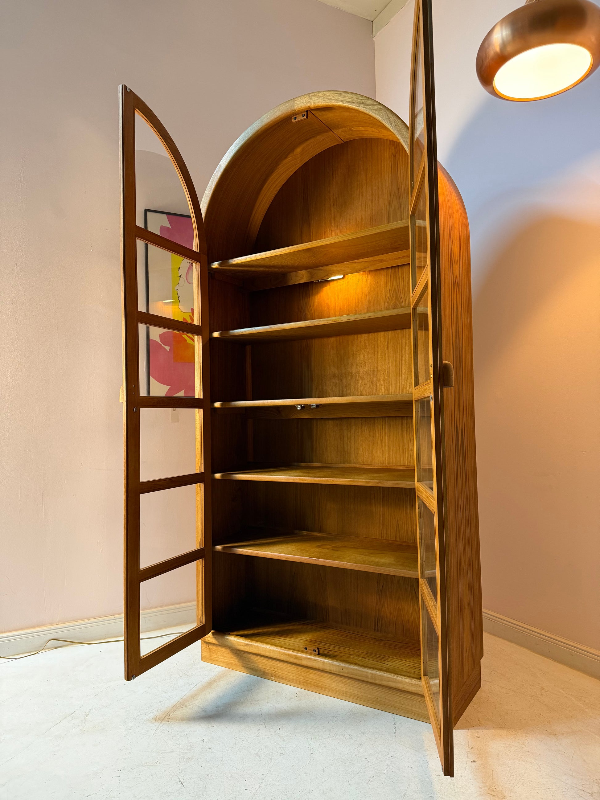 Rundbogen Vitrine Teak von Dyrlund