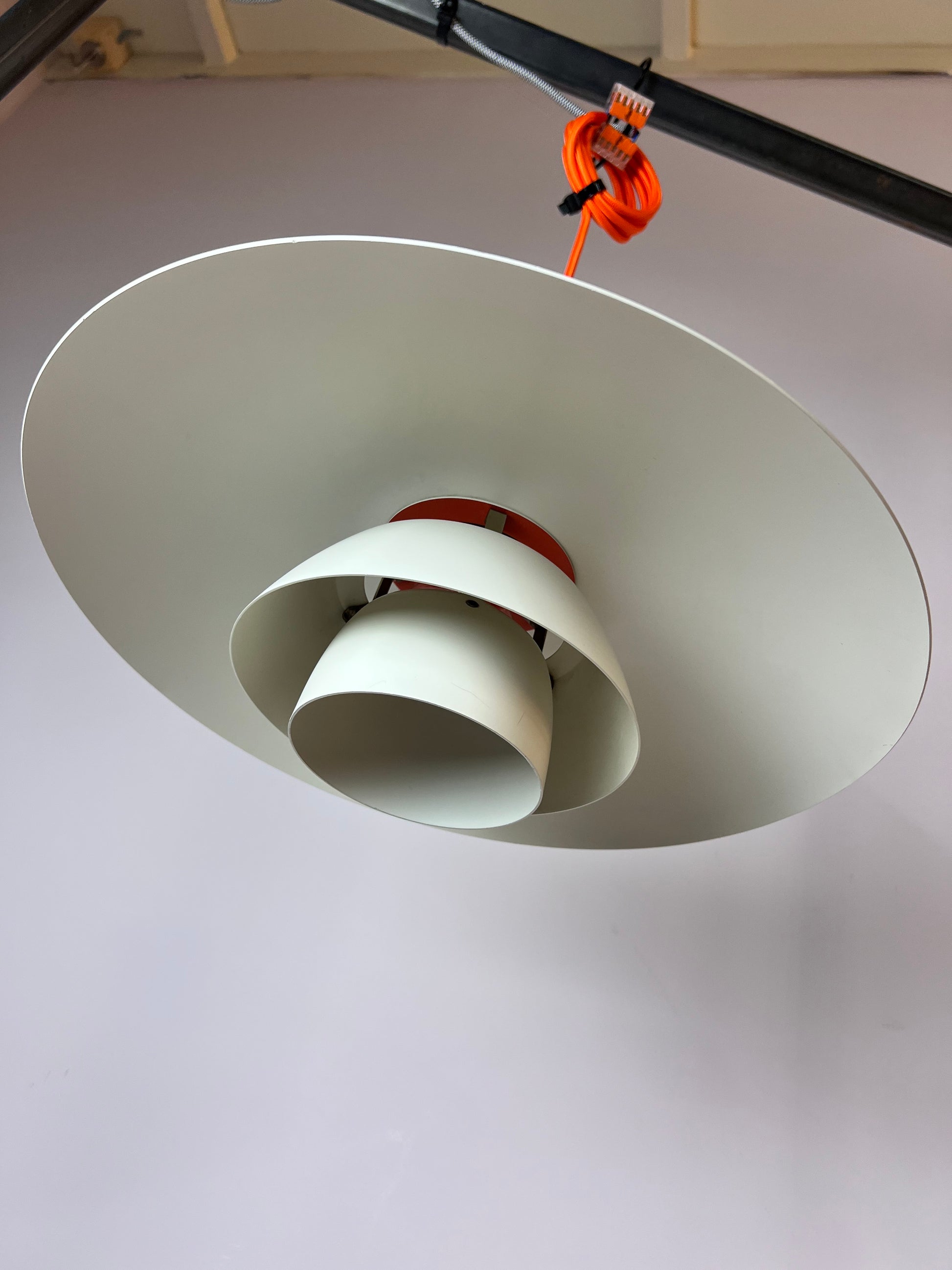 Lamellenlampe PH4 weiß orange von Poul Henningsen für Louis Poulsen
