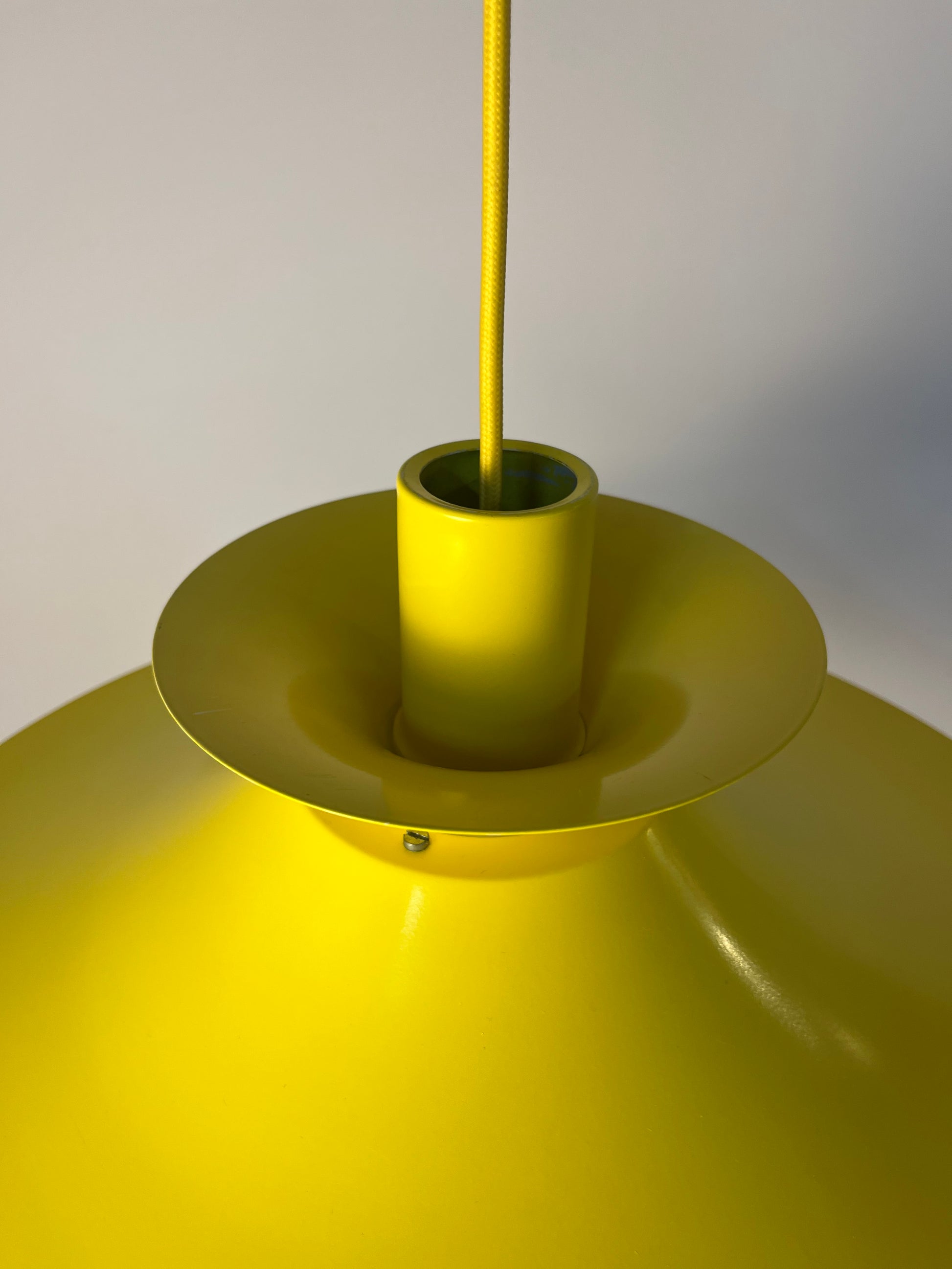 Lamellenlampe neu lackiert gelb aus Dänemark