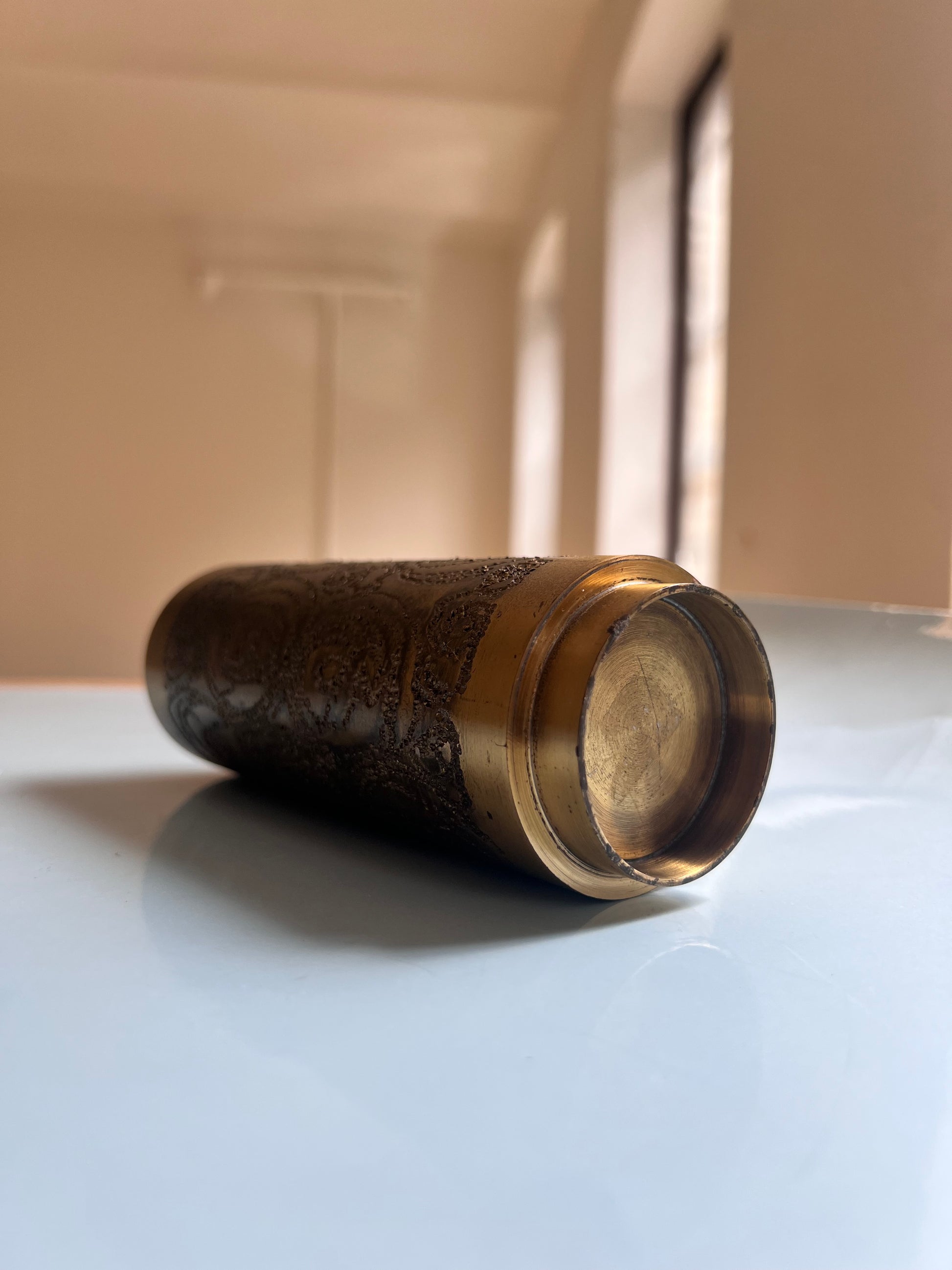 Brutalistische Vase gold Messing 70er