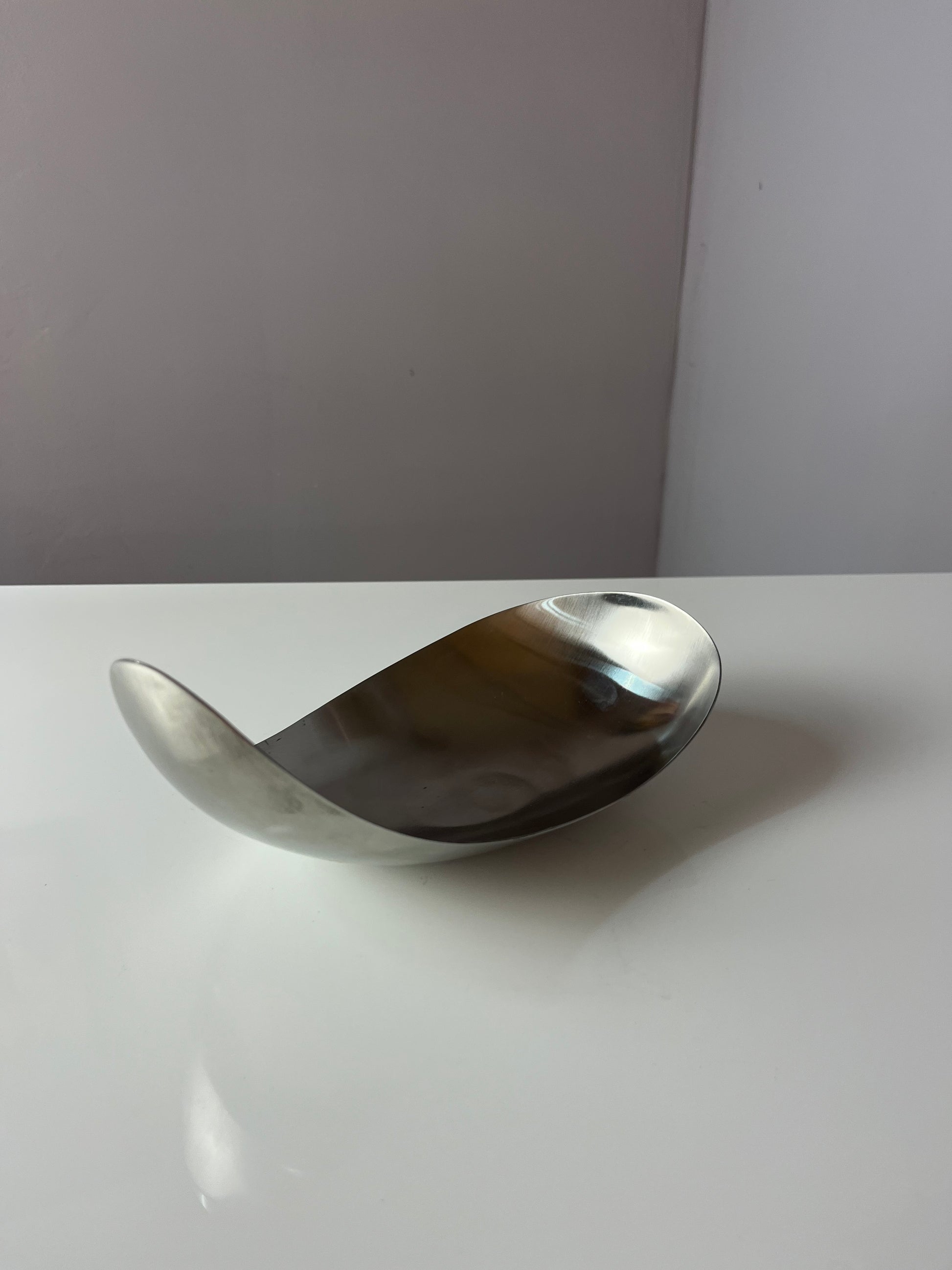 Servierschalen Leaf groß von Helle Damkjær für Georg Jensen