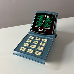 Set: Booklets & Logic 5 von Milton Bradley