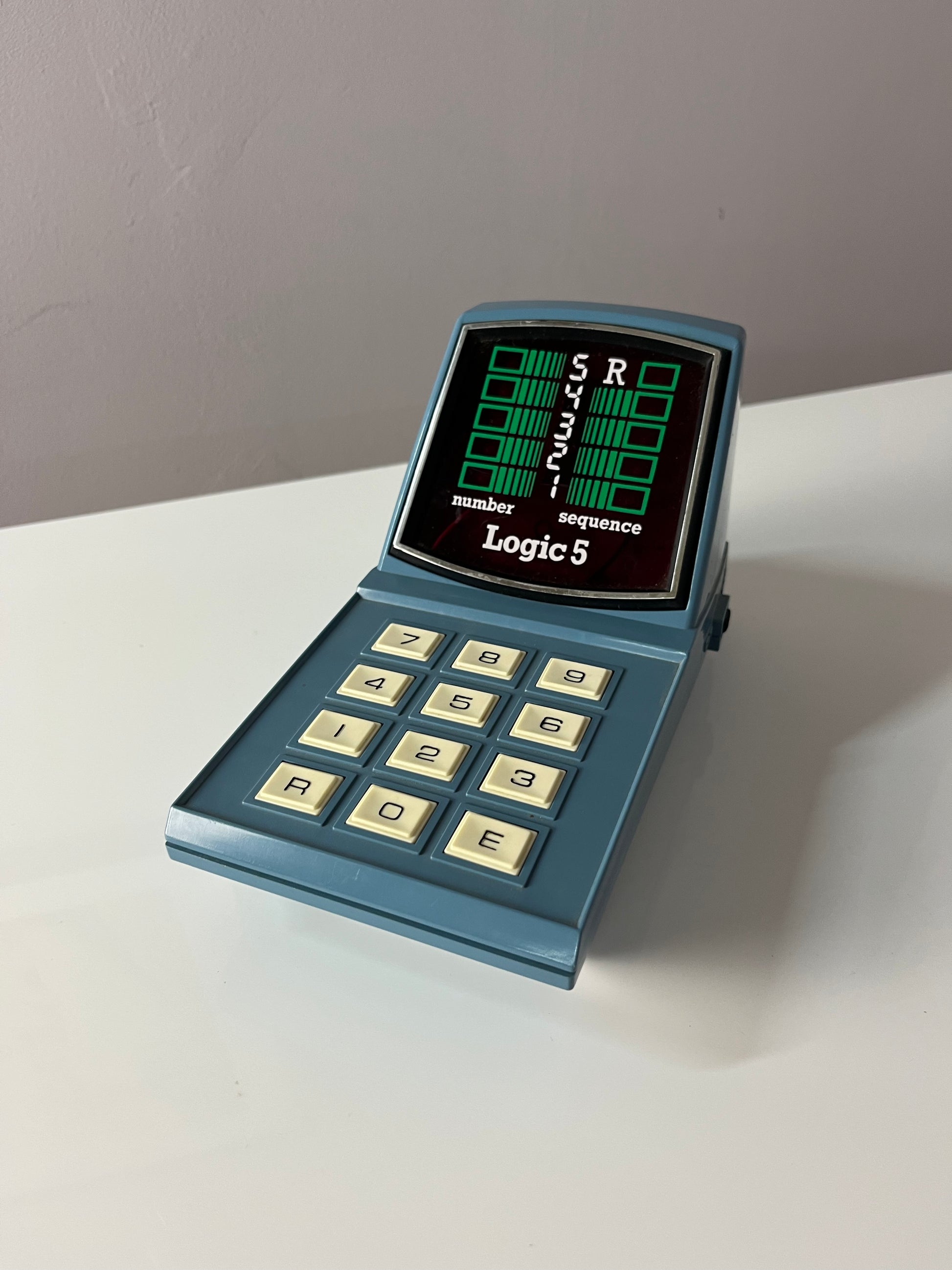 Set: Booklets & Logic 5 von Milton Bradley