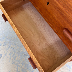 Kommode Teak mit Schloss aus Dänemark