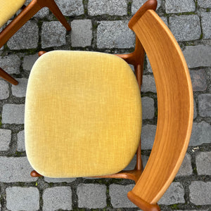 Set: 2x Polsterstuhl gelb Samt Teak von Domus Danica