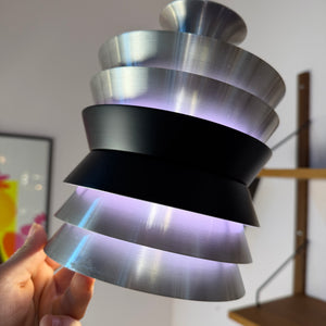 Lamellenlampe Trava silber schwarz lila von Carl Thore für Granhaga