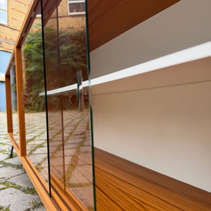 Sideboard Teak mit Vitrine & neuen Chromfüßen