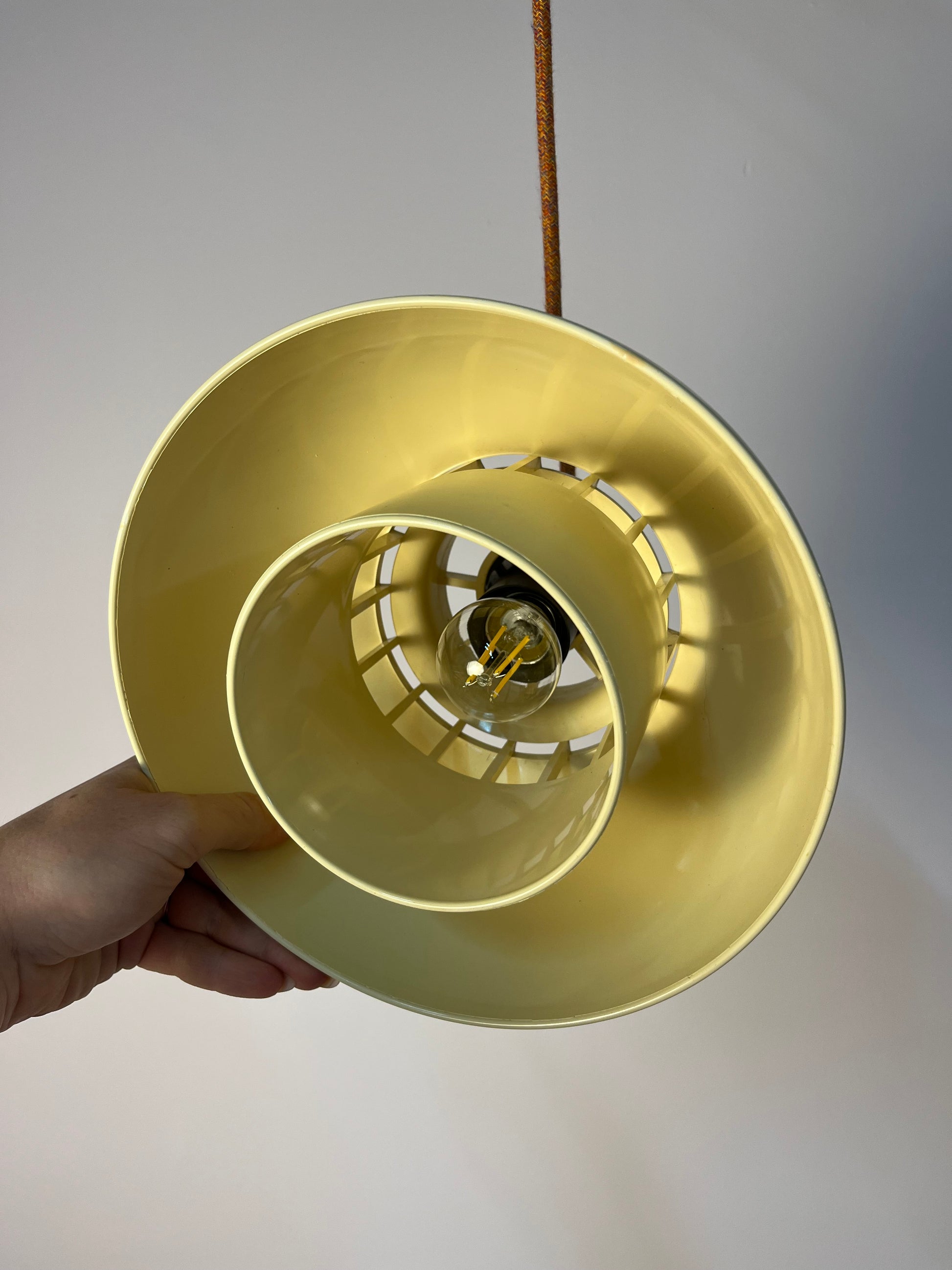 Hängelampen Minisol creme von K. Kewo für Nordisk Solar