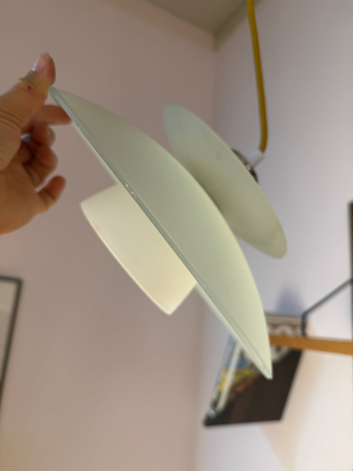 Lamellenlampe Milchglas aus Dänemark