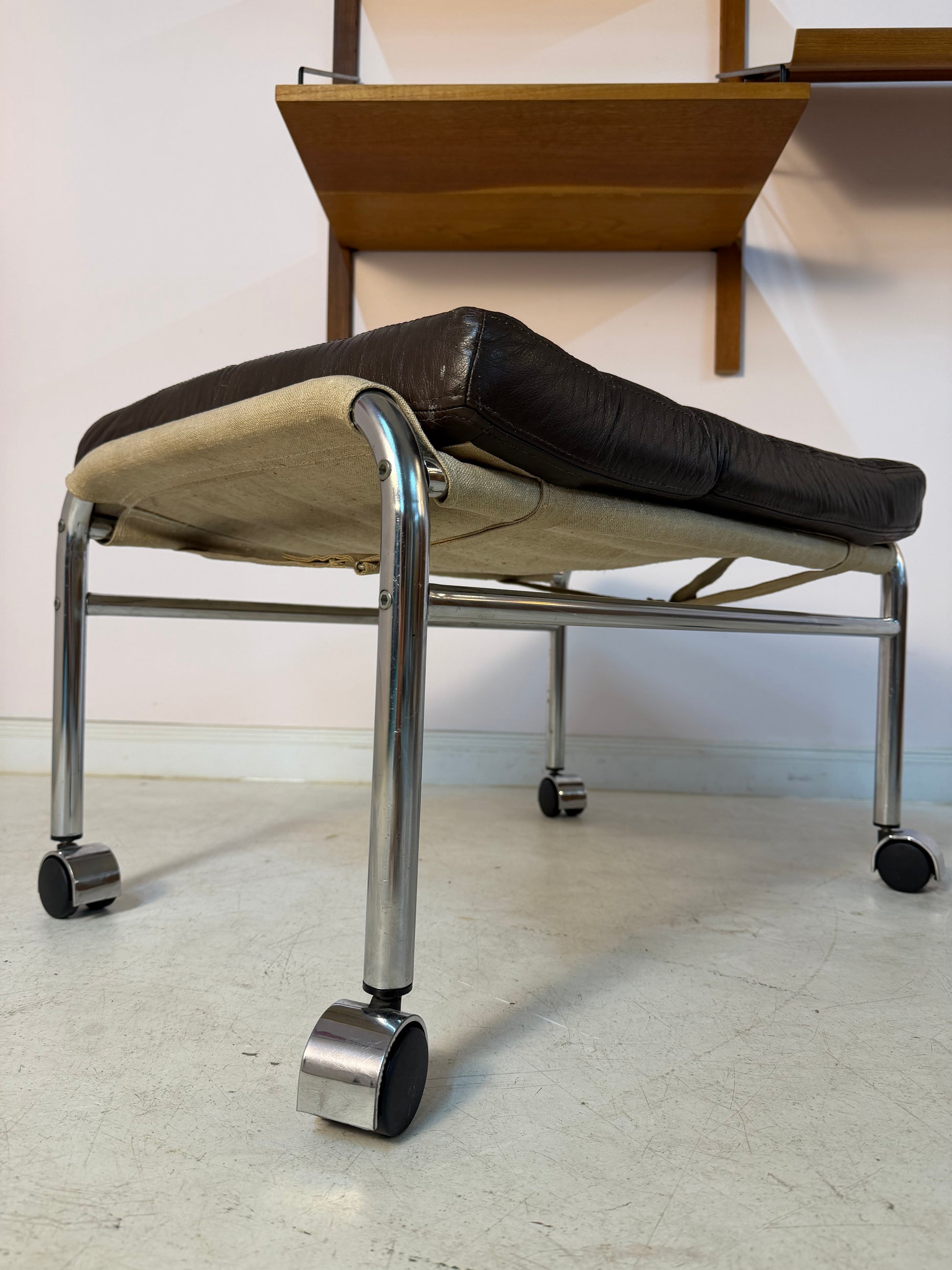 Hocker Modell Bore dunkelbraun Chrom von Noboru Nakamura für IKEA