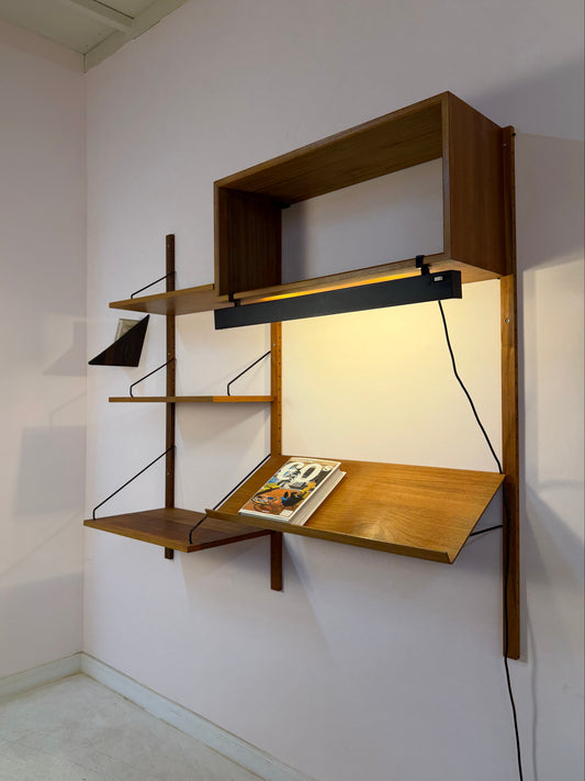 Wandregal Royal System Teak mit Lampe von Poul Cadovius
