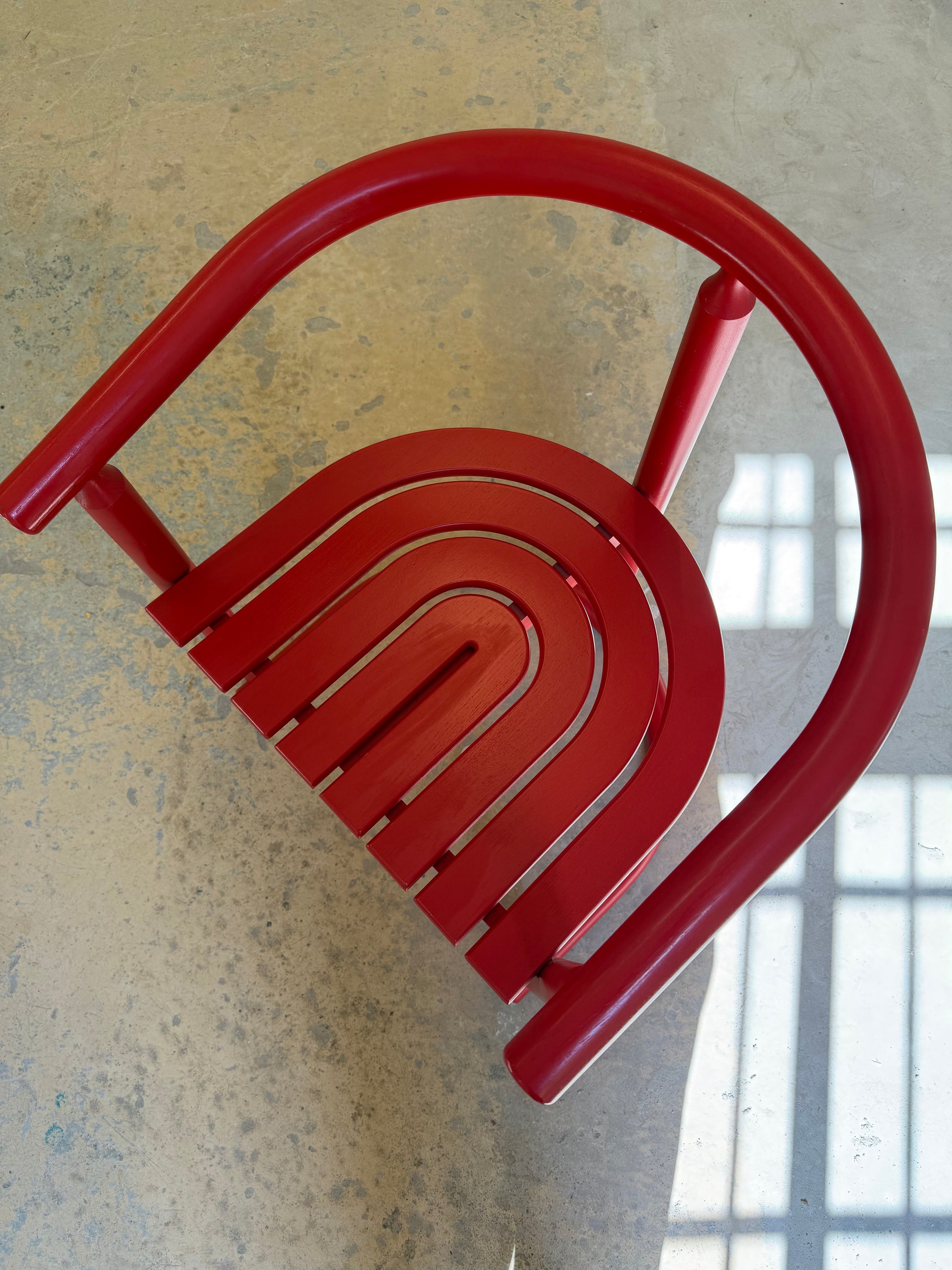 Armlehnstuhl rot von Allmilmö