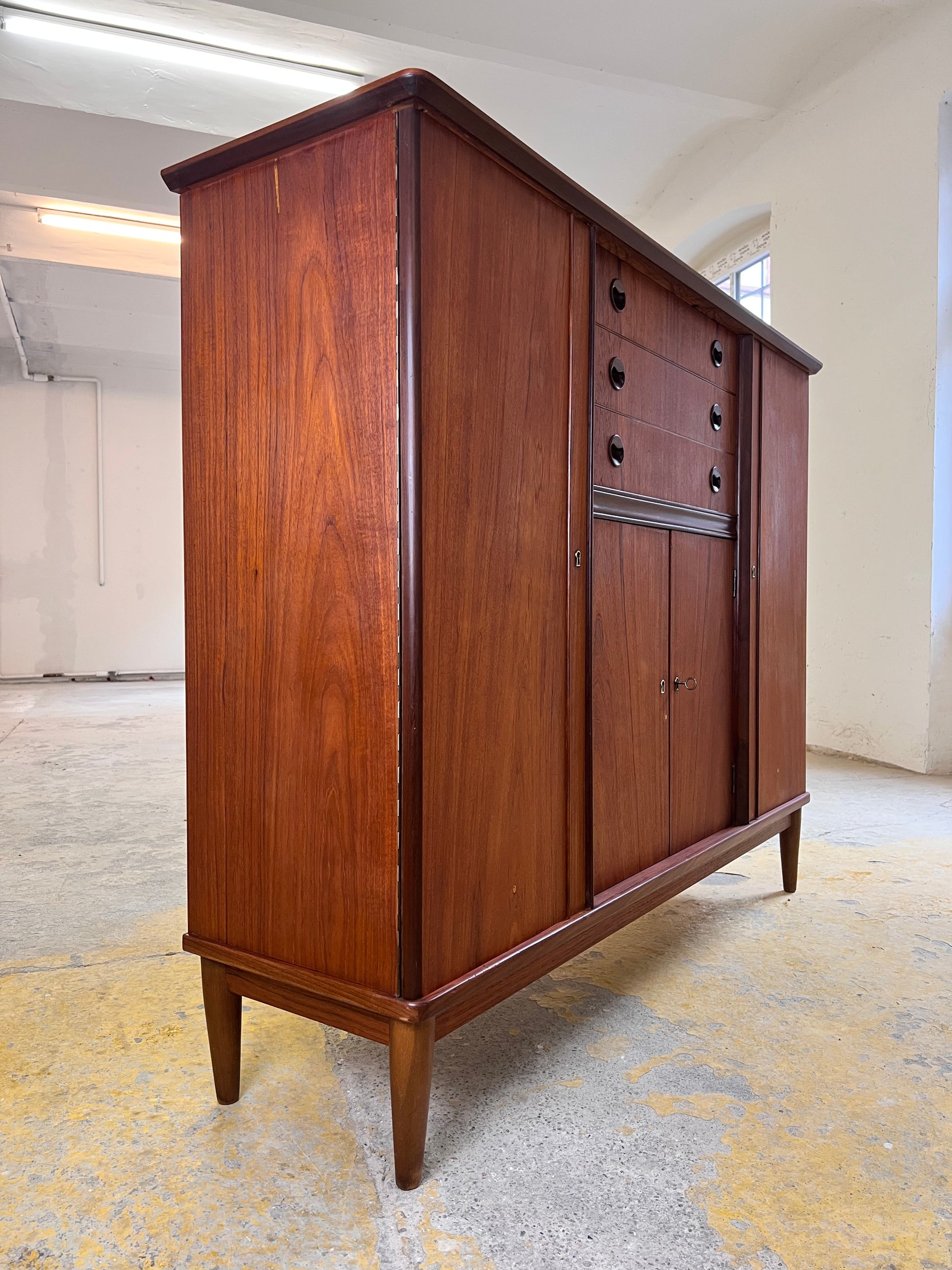 Highboard / Flurschrank Teak aus Dänemark