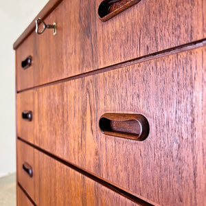 Kommode Teak mit Schloss aus Dänemark