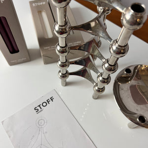 Set: 5 Kerzenständer und 1 Schale mit 3 Packungen Kerzen von Stoff & Nagel