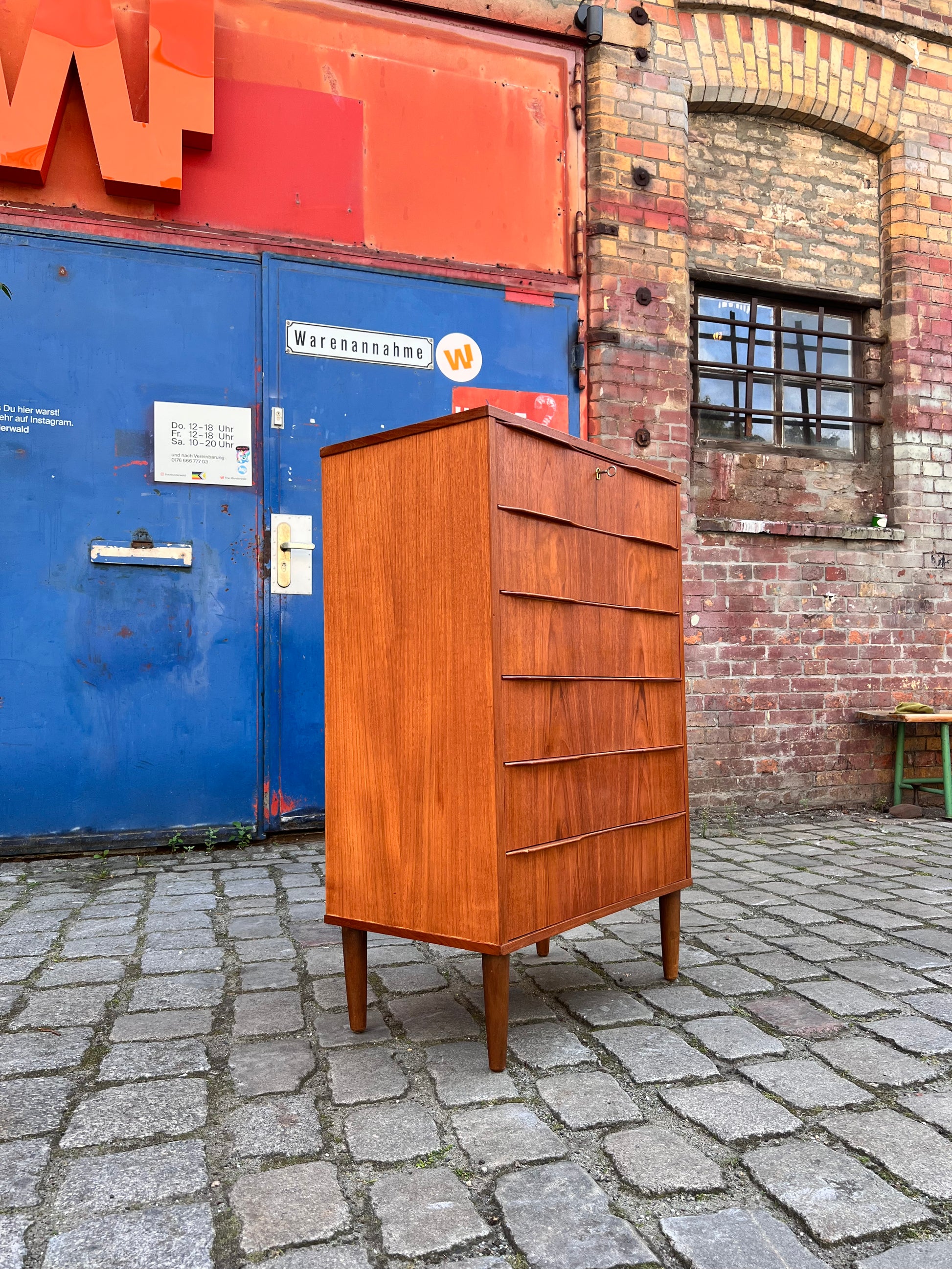 Kommode Teak mit Schloss aus Dänemark