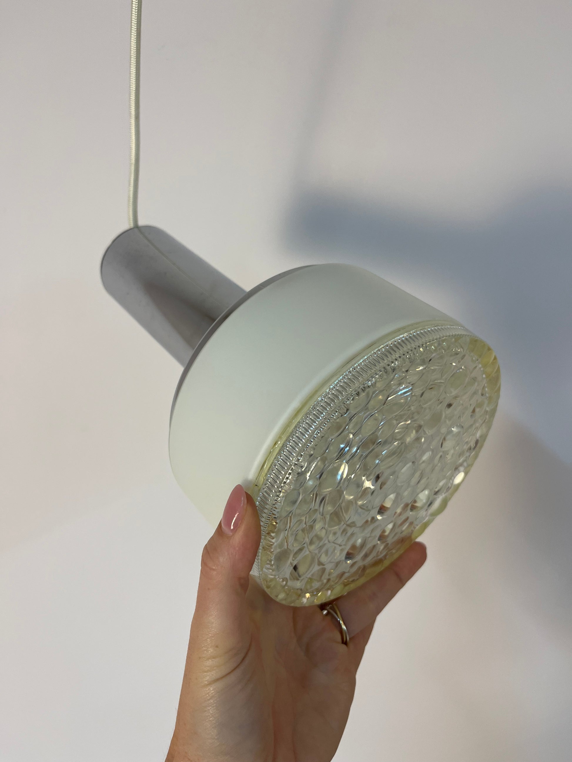 Hängelampe weiß Glas Chrom aus den Niederlanden