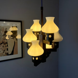 Kronleuchter dunkelbraun weiß Holz Opalglas von Vitrika