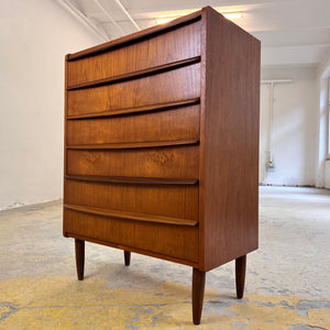 Kommode Teak mit geraden Griffen aus Dänemark