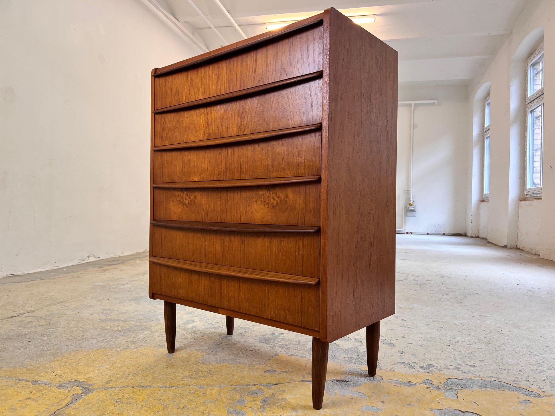 Kommode Teak mit geraden Griffen aus Dänemark