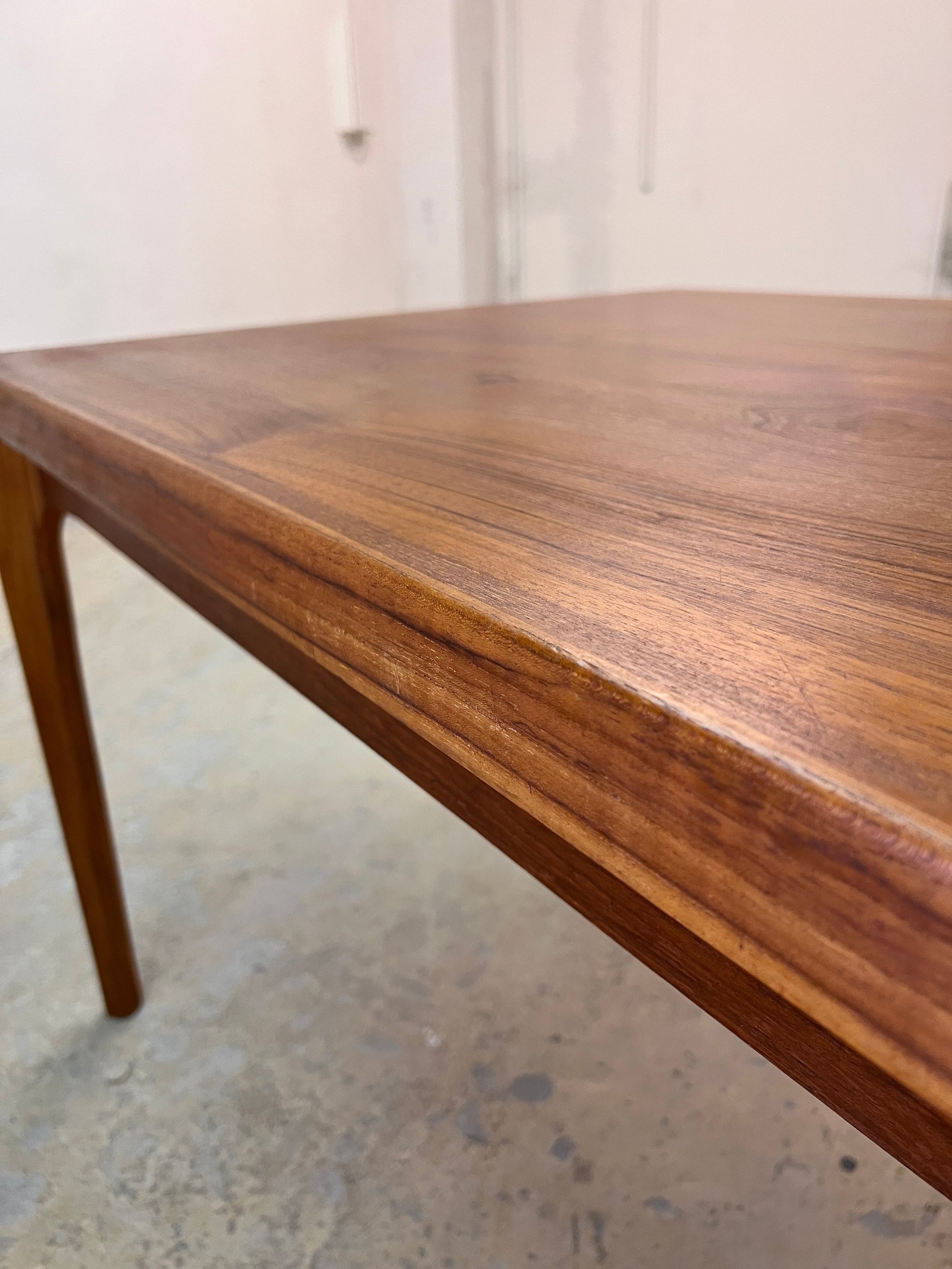 Ausziehbarer Esstisch Teak von Henning Kjærnulf