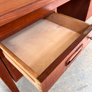 Freistehender Schreibtisch Teak aus Dänemark Sigh & Søns Møbler