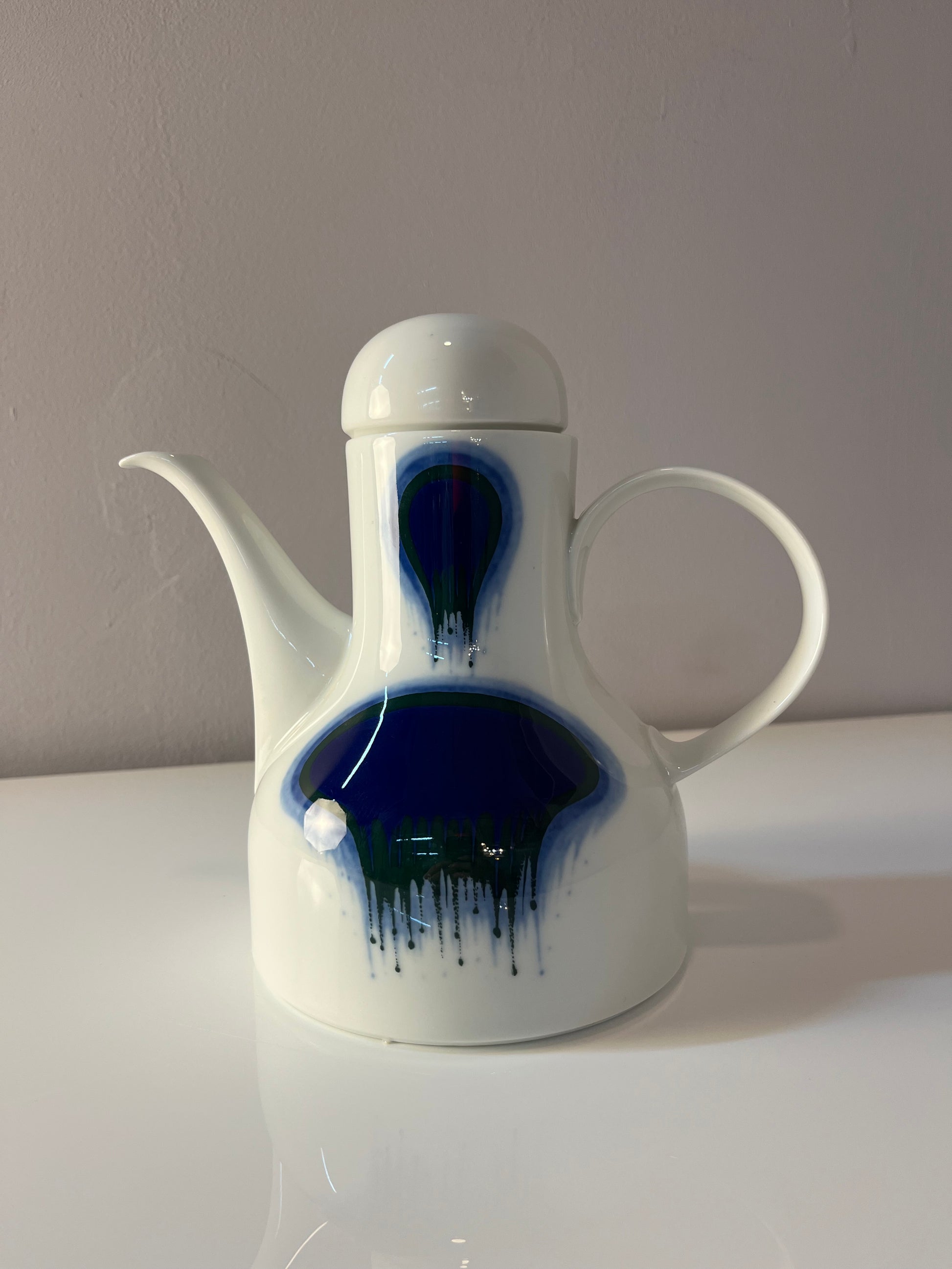 Kaffeekanne klein Form F Pop Art blau weiß von Fürstenberg