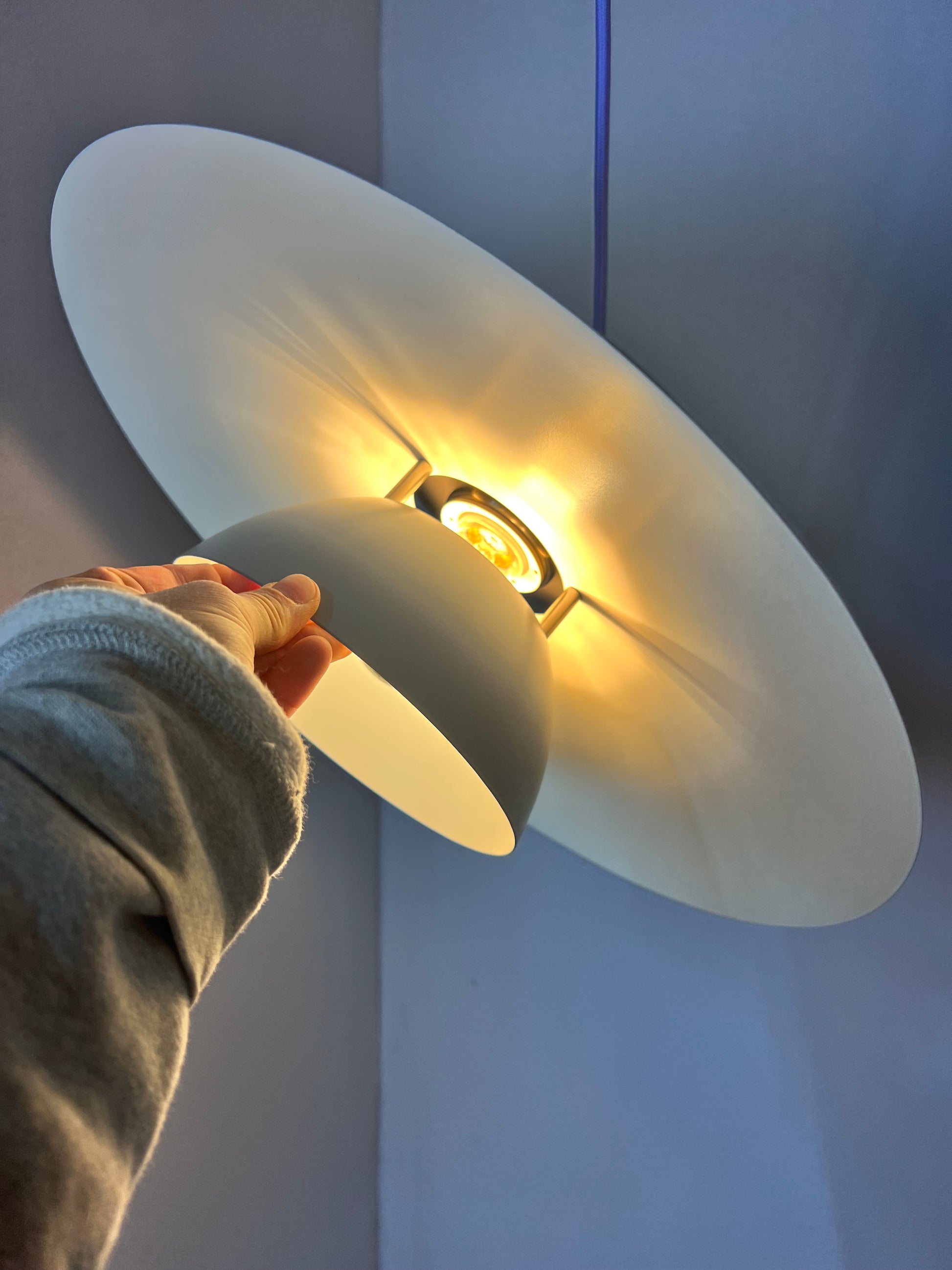Lamellenlampe hellgrau aus Dänemark