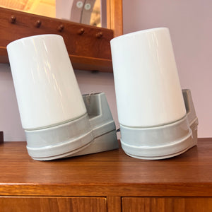 Set: 2x Wandlampe Modell 6070 hellgrau Sigvard Bernadotte für Ifö