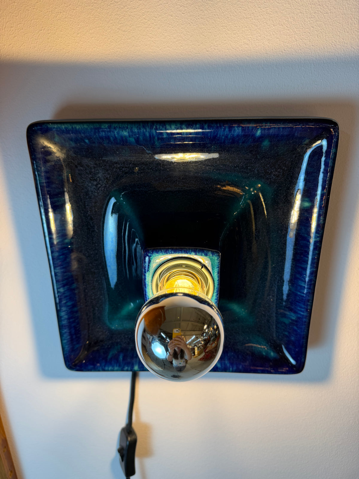 Quadratische Wandlampe blau Keramik von Hustadt Leuchten