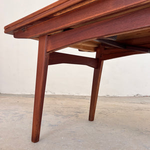 Höhenverstellbarer Couchtisch Teak mit Auszügen aus Dänemark