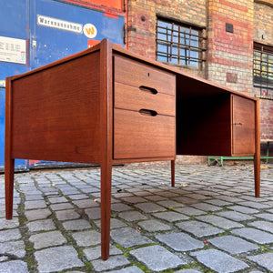 Freistehender Schreibtisch Teak von Wilhelm Renz