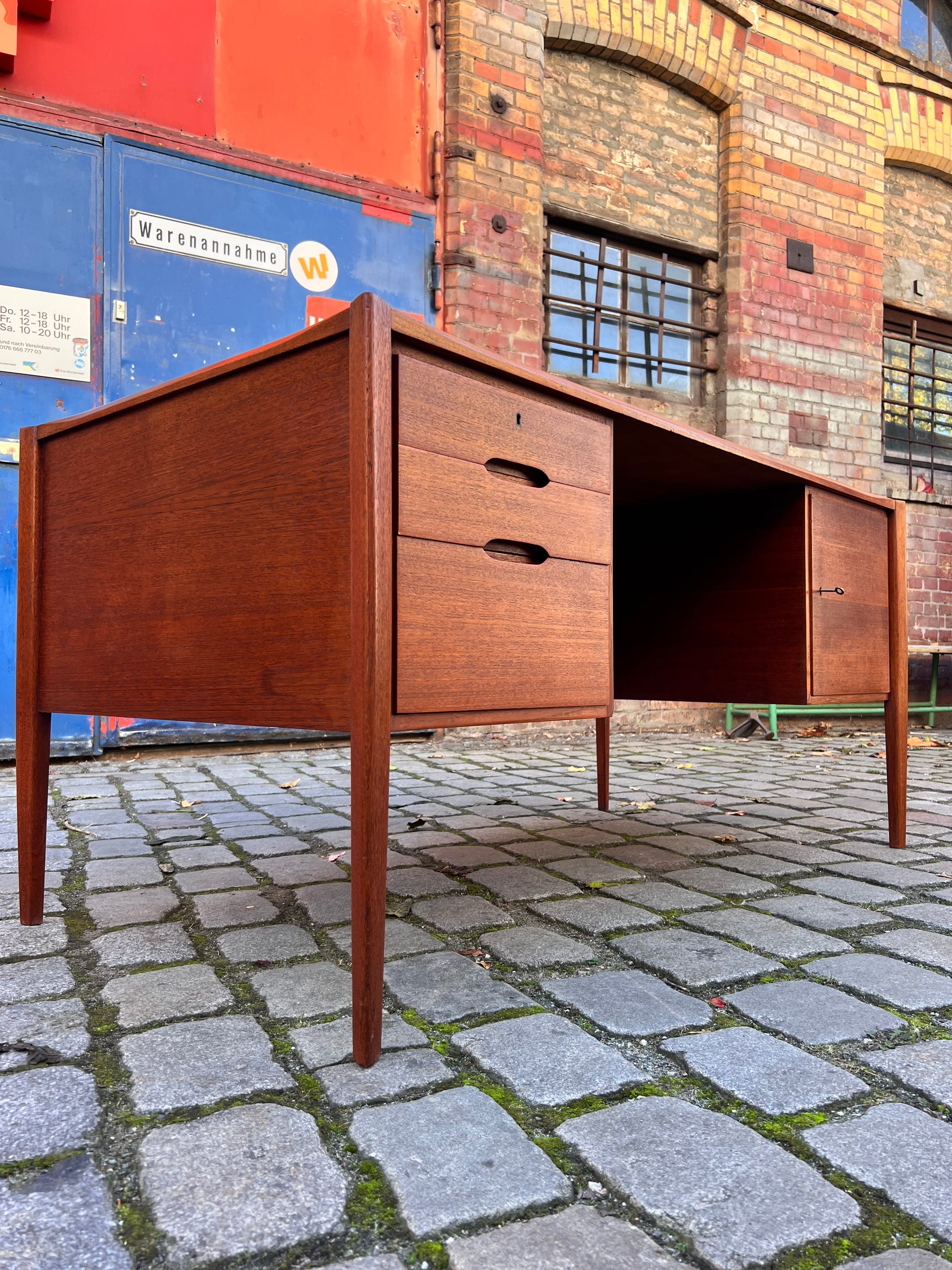 Freistehender Schreibtisch Teak von Wilhelm Renz