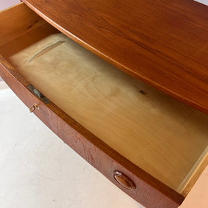 Kommode mit gerundeter Front Teak aus Dänemark