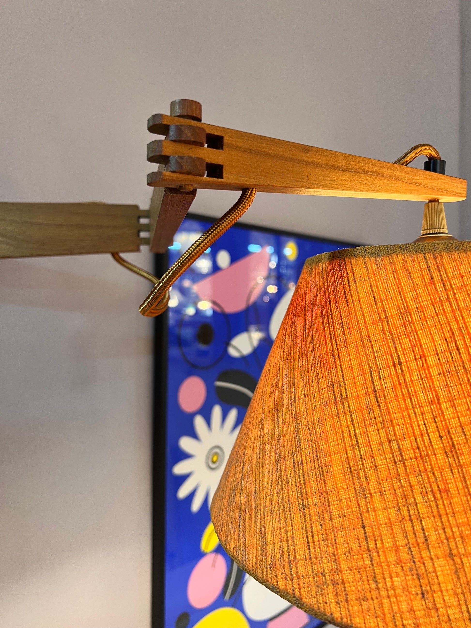 Wandlampe mit Gelenkarm Teak und braun orangenem Schirm